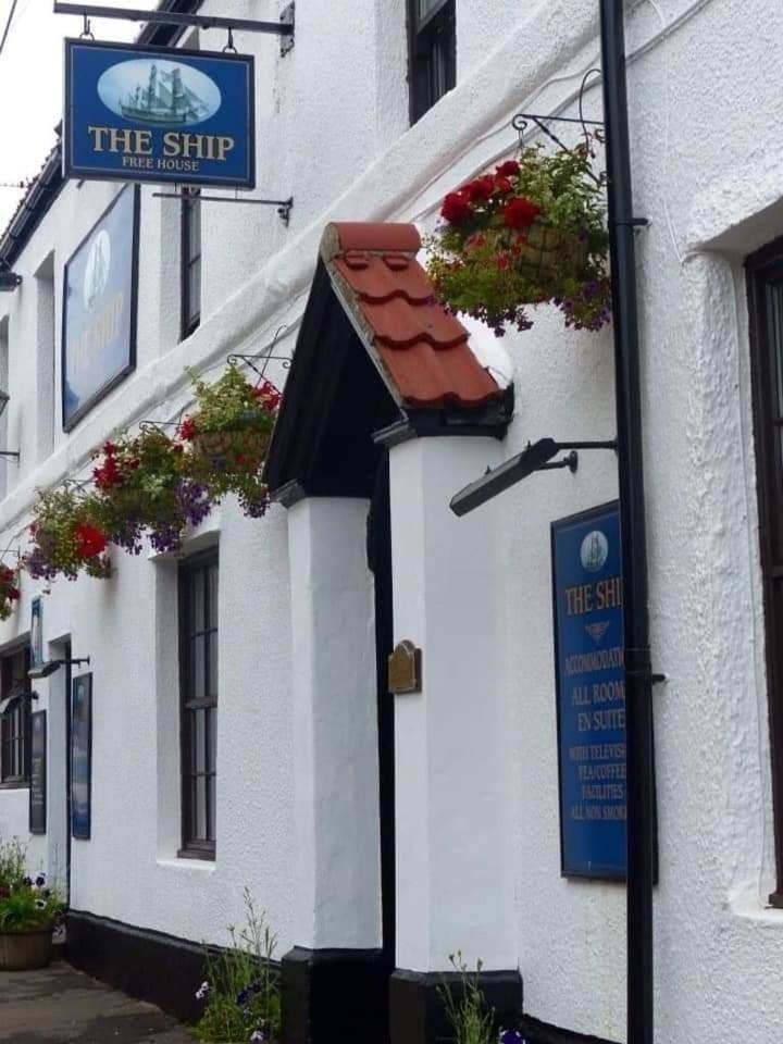 The Ship Inn Holy Island of Lindisfarne Exteriör bild